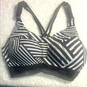 Victoria’s Sport Black  and White Striped Women's Sports Bra. Size 36D